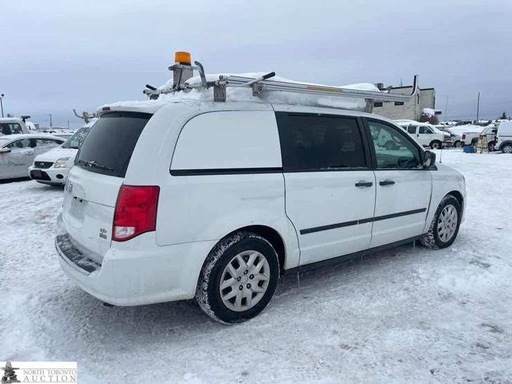 2015-ram-tradesman-image-4