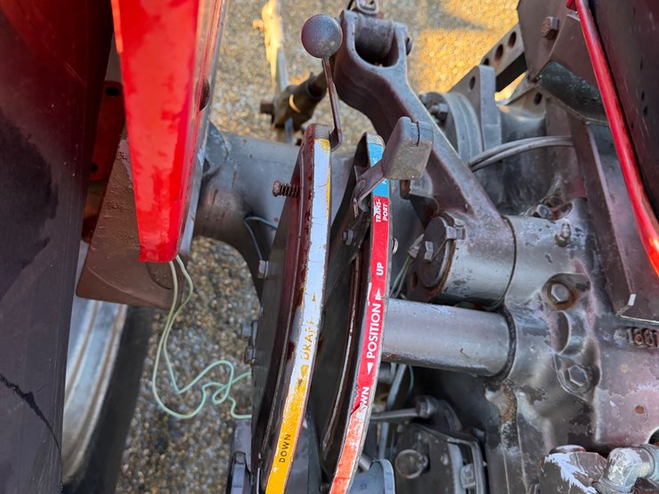 massey-ferguson-175-image-10