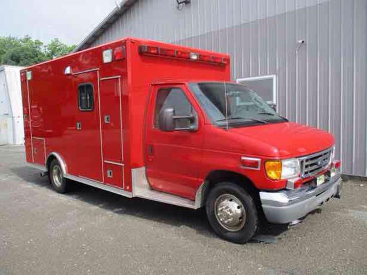 2004-ford-e450-image-2