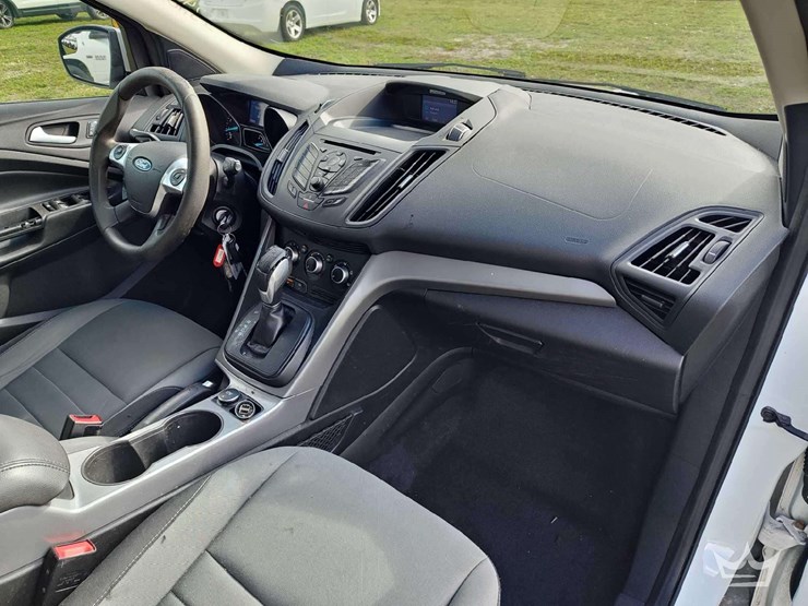 2015-ford-escape-image-14