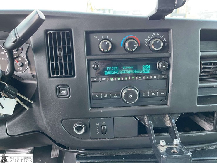 2016-chevrolet-express-g3500-image-31