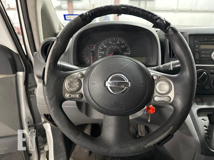 2016-nissan-nv200-image-10