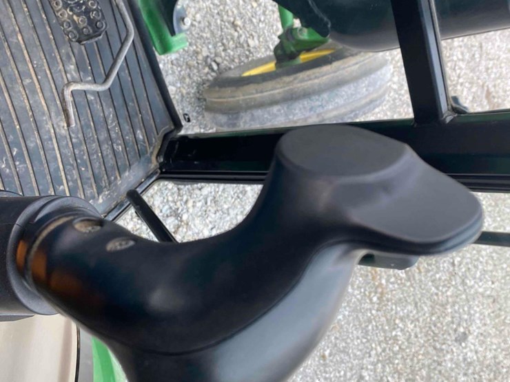 2013-john-deere-5085m-image-45