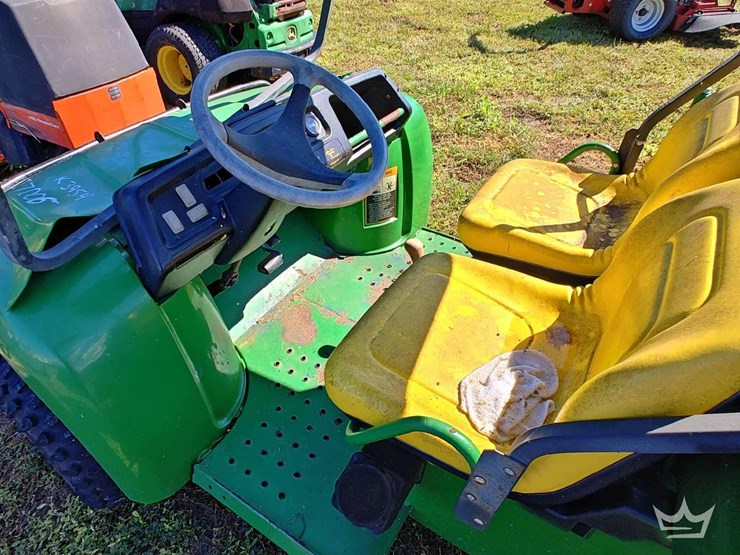 john-deere-gator-image-11