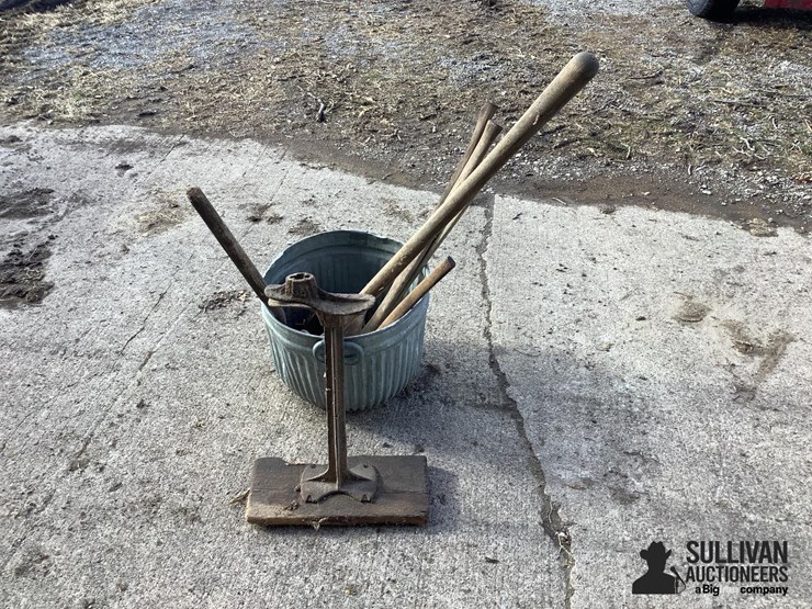 primitive-hand-tools-image-2