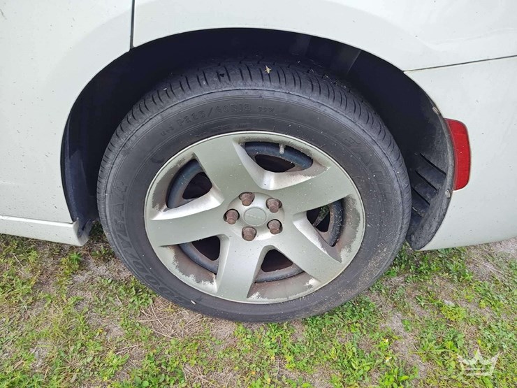 2015-dodge-charger-sedan-image-40