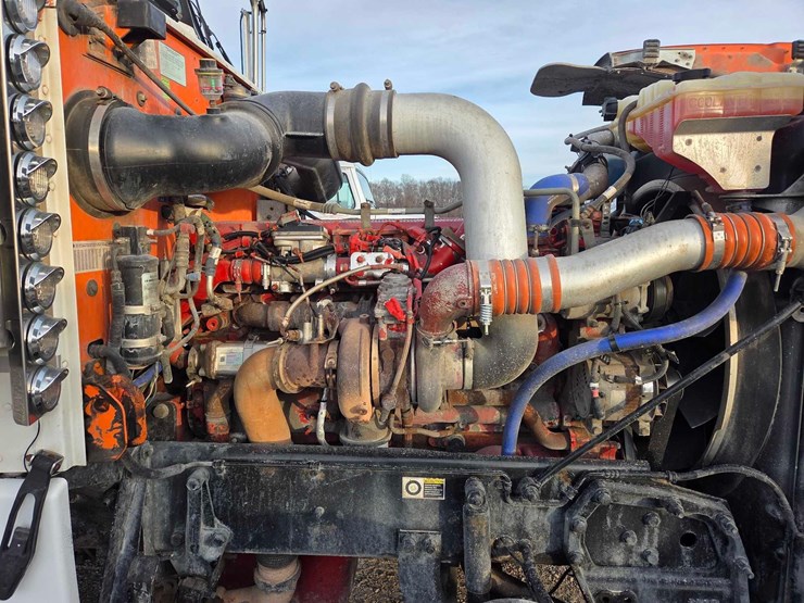 2013-peterbilt-388-image-83