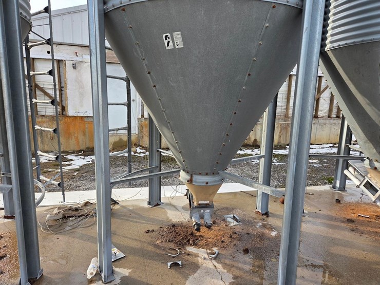 4-ton-hog-slat-feed-bin-#25-image-3