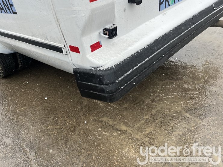 2014-ford-e450-image-29