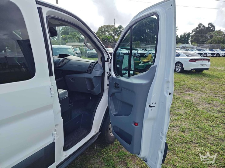 2018-ford-transit-image-24