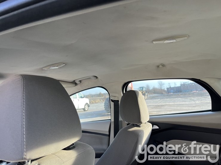 2014-ford-focus-image-24