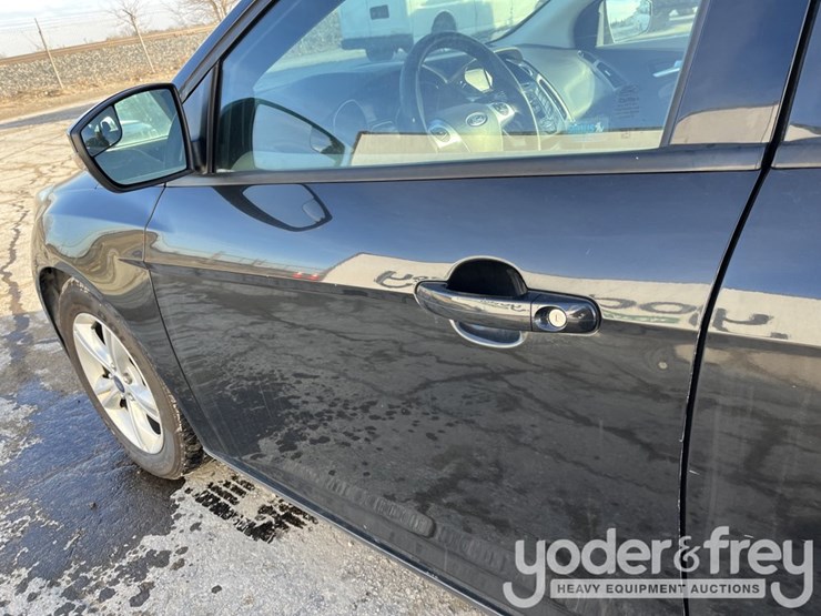 2014-ford-focus-image-14