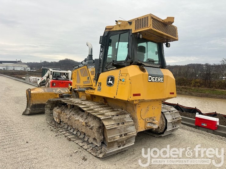 2016-deere-700k-lgp-image-2