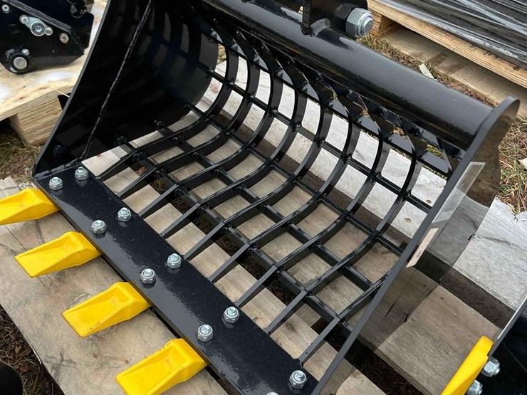 mini-excavator-rock-bucket-image-1