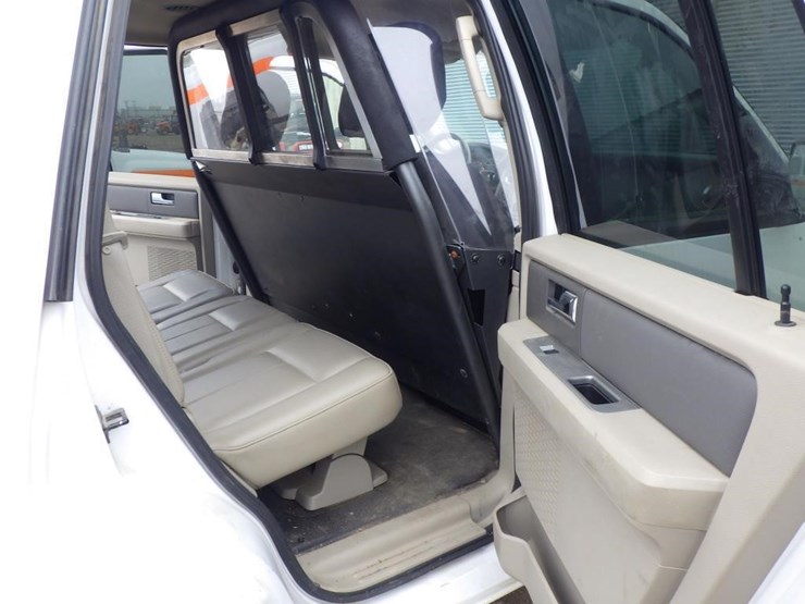 2014-ford-expedition-image-8