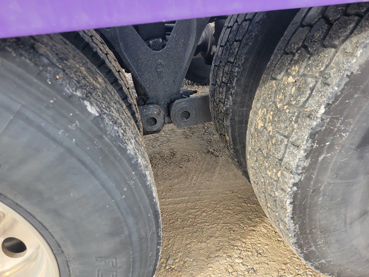 2012-kenworth-w900l-image-8