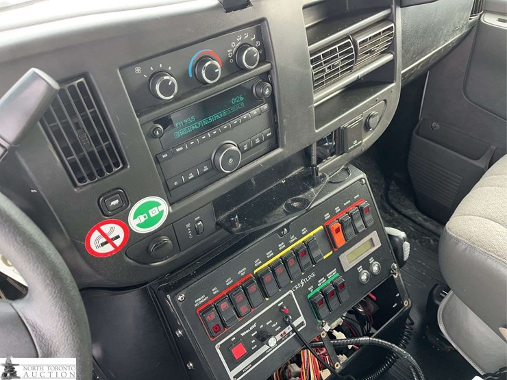 2016-chevrolet-express-g3500-image-18