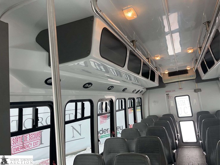 2009-ford-e-series-s/a-24-passenger-bus-image-31