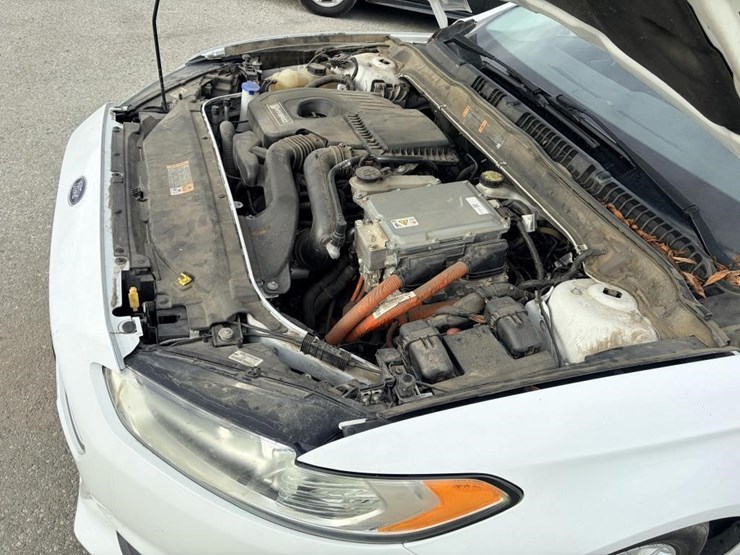 2015-ford-fusion-sedan-image-6