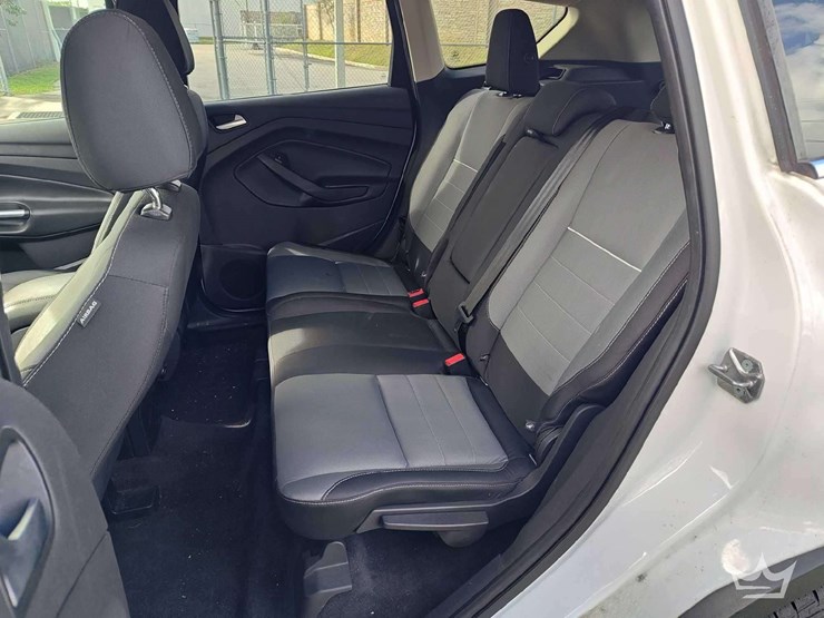 2015-ford-escape-image-12