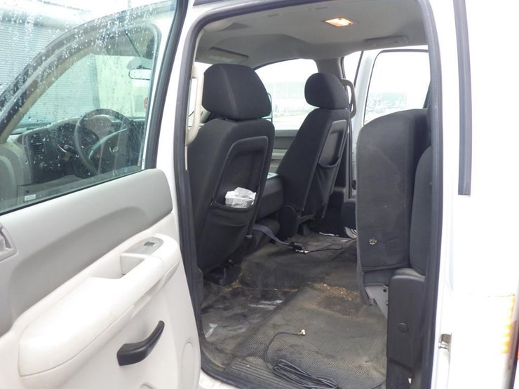 2014-chevrolet-3500hd-image-7