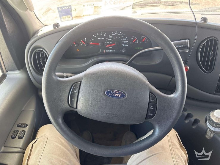 2004-ford-e450-image-13