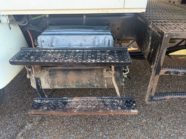 2012-international-durastar-4400-image-11