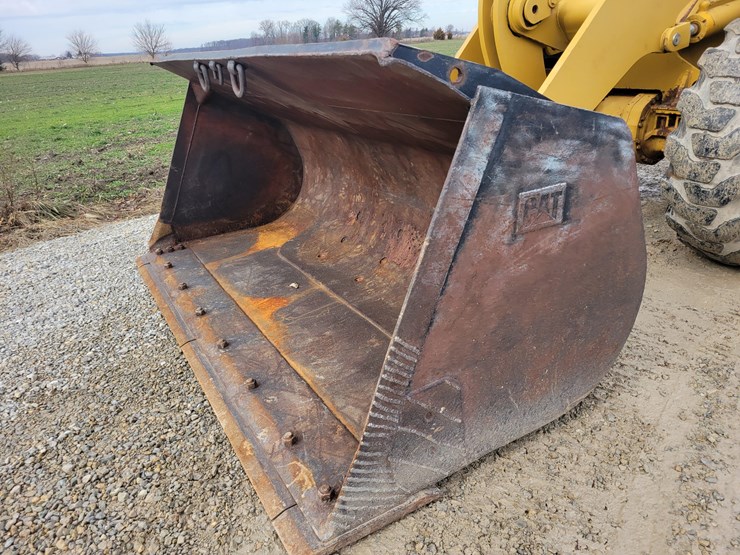 2004-caterpillar-938g-image-32