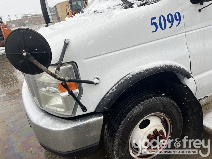 2014-ford-e450-image-13