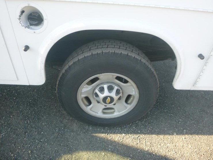 2011-chevrolet-2500-image-20