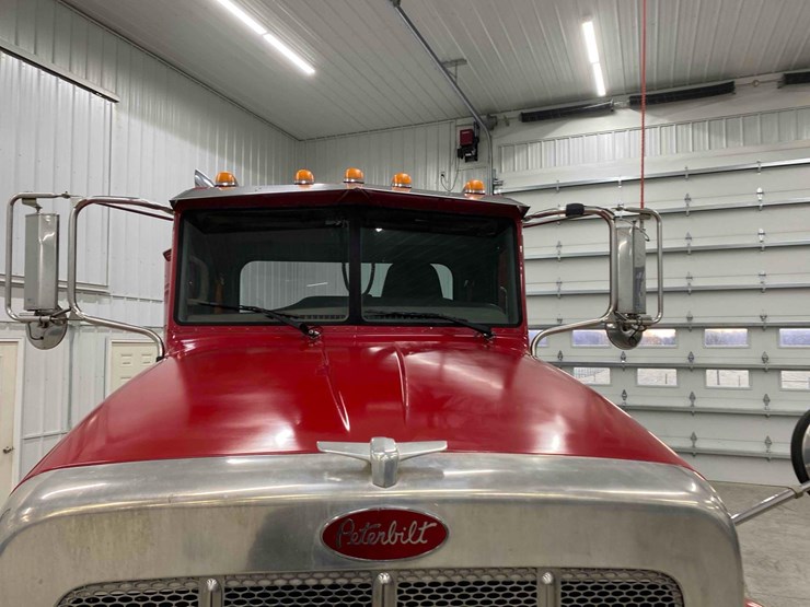 2014-peterbilt-365-image-8