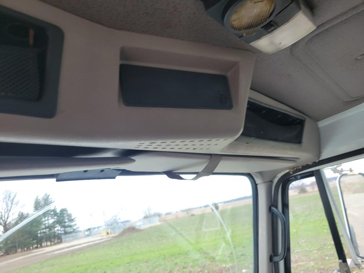 2000-case-ih-4700-image-28