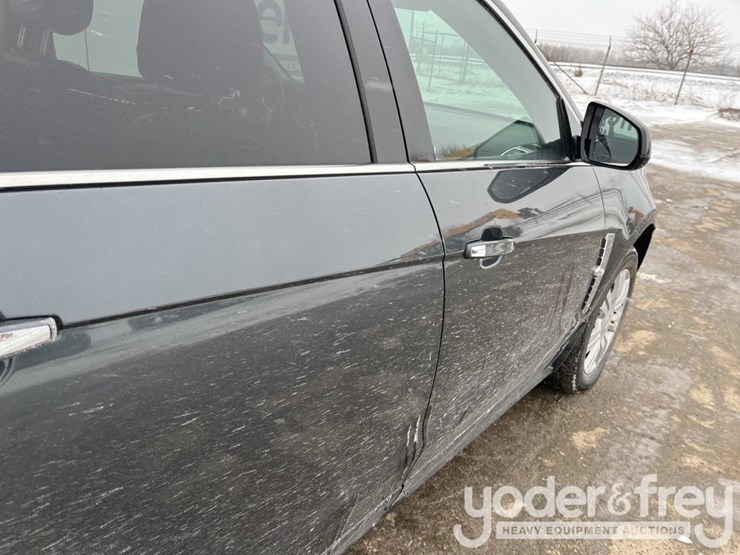 cadillac-srx-image-28