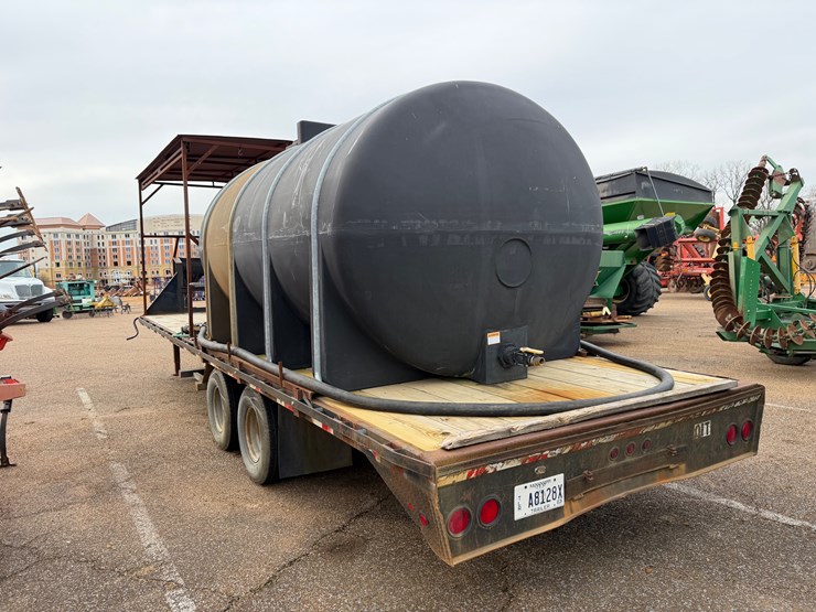 #7735-•-pj-gn-trailer-w/-3000gal-water-tank-&-pump-image-8