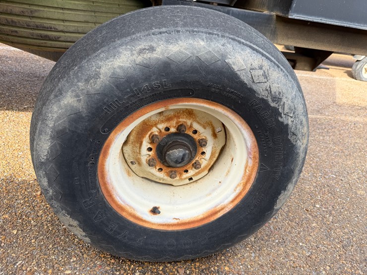 #7734-•-1000-gallon-fuel-trailer-image-5