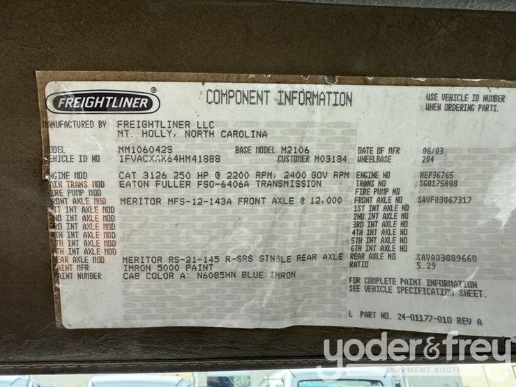 2004-freightliner-m2-106-image-9