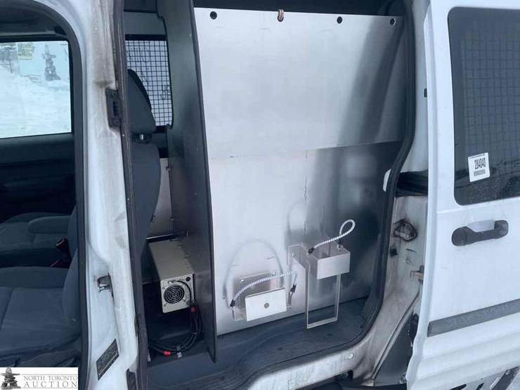 2011-ford-transit-connect-image-31