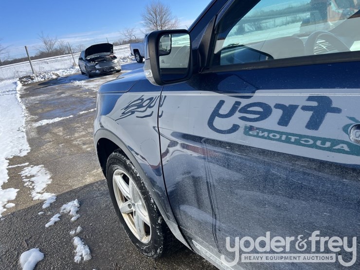 2016-ford-explorer-xlt-image-13