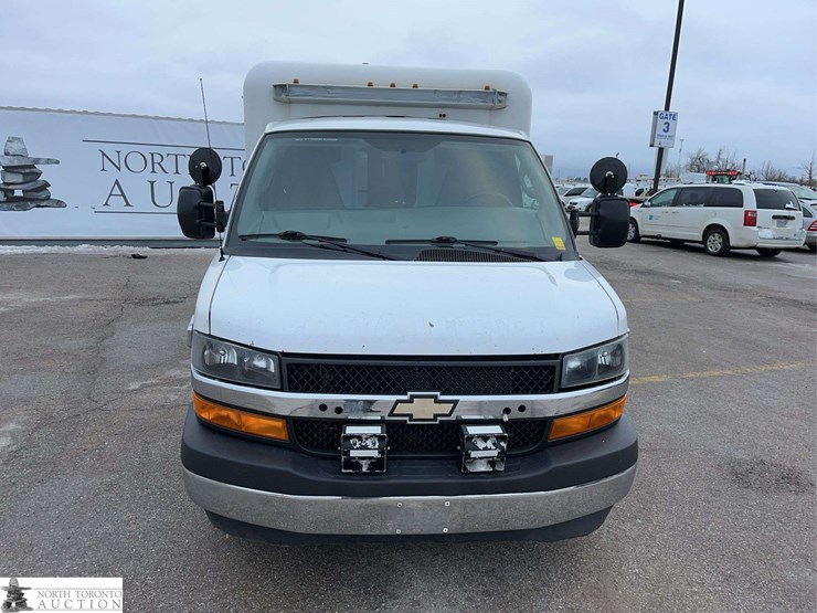 2017-chevrolet-express-s/a-ambulance-image-5