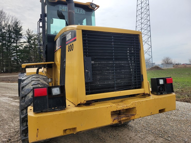 2004-caterpillar-938g-image-11