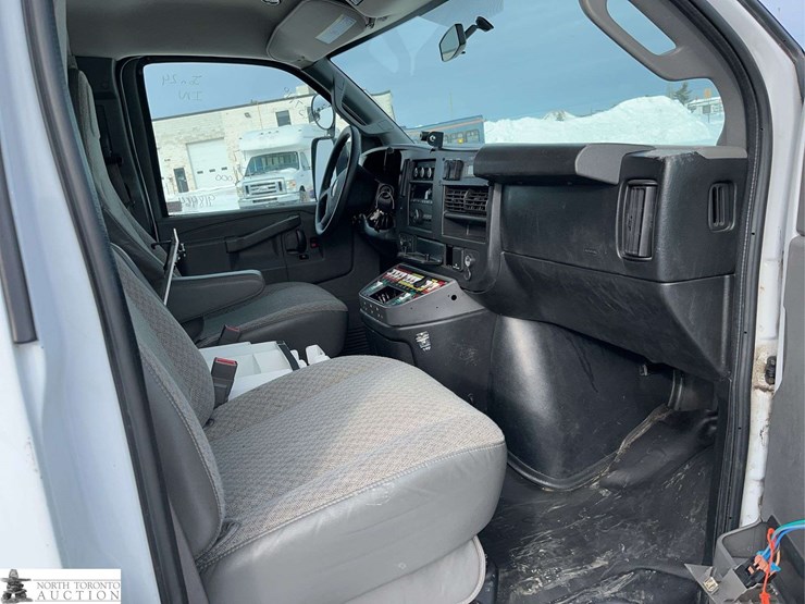 2017-chevrolet-express-s/a-ambulance-image-29