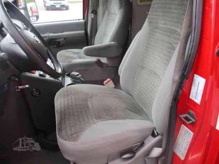 2004-ford-e450-image-34