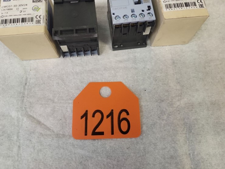 (4)-mini---contactors-7-amp-3-pole-w/1-auxiliary-contact---tag-#1216-image-3