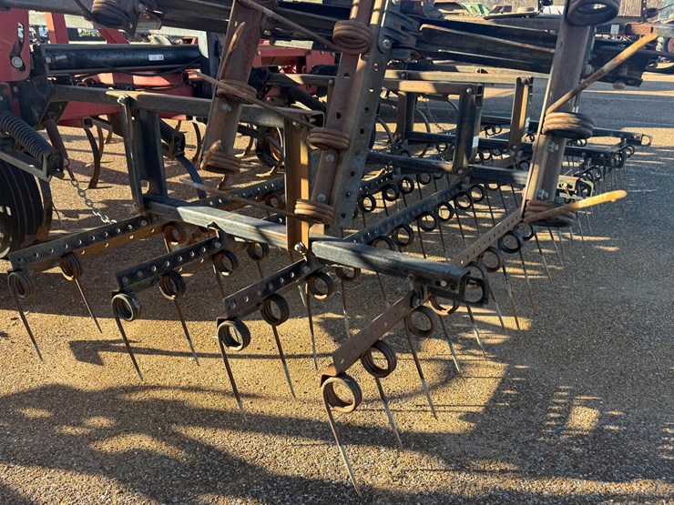 #7740-•-case-ih-tigermate-2-tm-14ft-field-cultivator-image-7