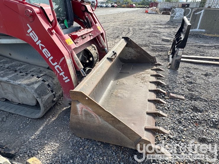 2022-takeuchi-tl12r2-image-9