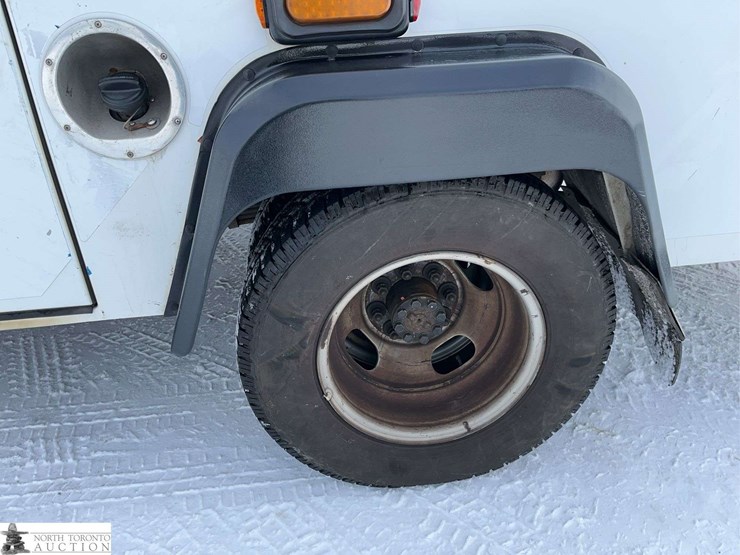 2017-chevrolet-express-s/a-ambulance-image-12