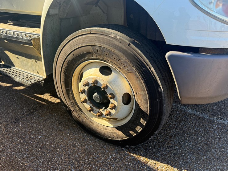 2018-international-durastar-4400-image-15