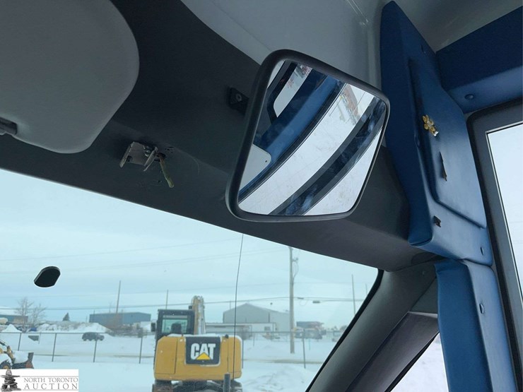 2009-ford-e-series-s/a-24-passenger-bus-image-23