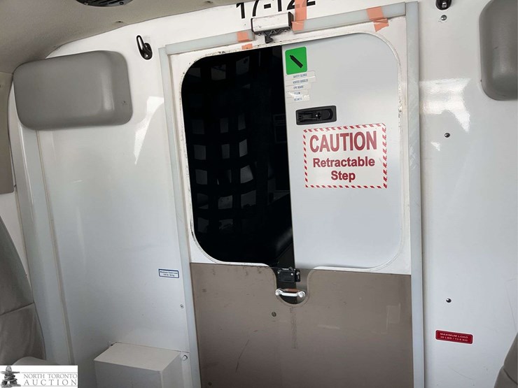 2017-chevrolet-express-s/a-ambulance-image-27