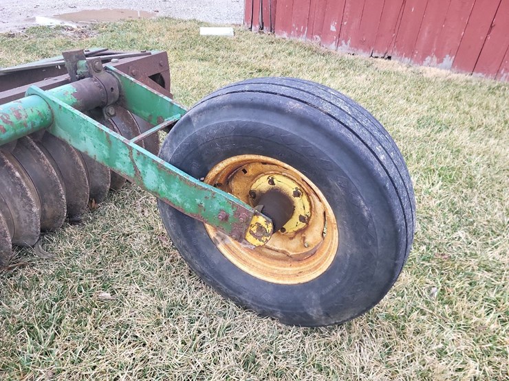 brillion-cultipacker-w/transport-wheels-image-14